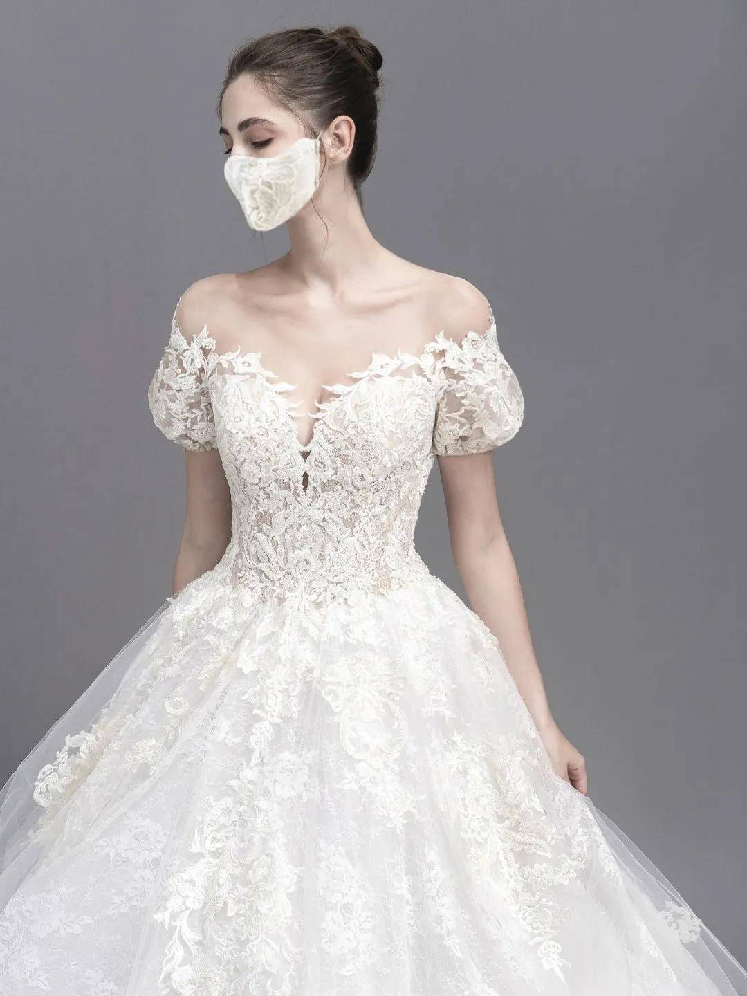 全球最美口罩口罩婚纱成热议面对疫情时尚都做了些什么